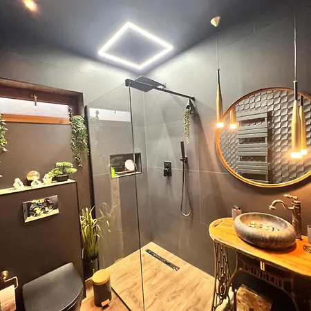 Villa Lafamilia Man Birsana